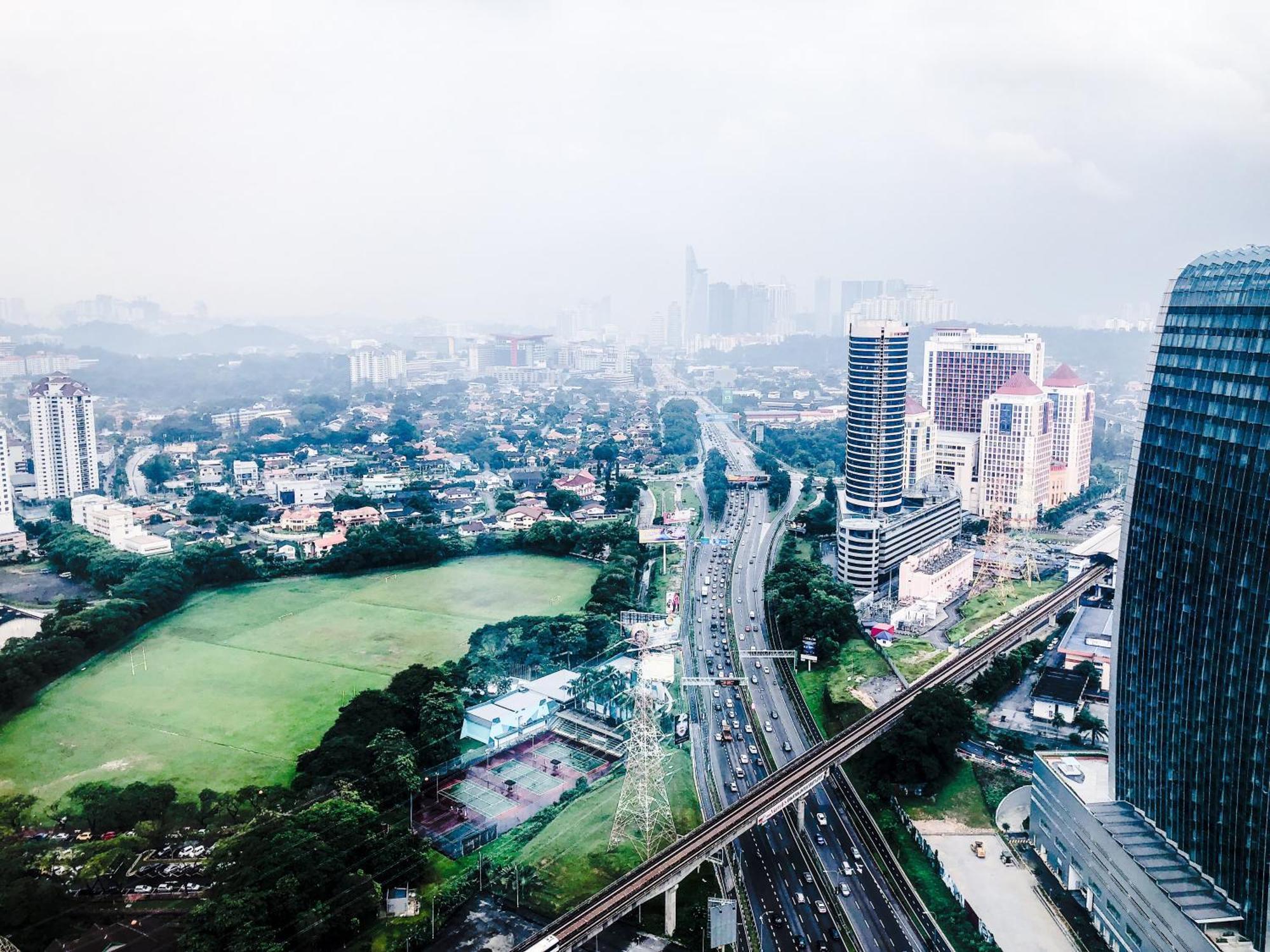 Chrisenbel Suites - Pinnacle Pj Petaling Jaya Exteriör bild